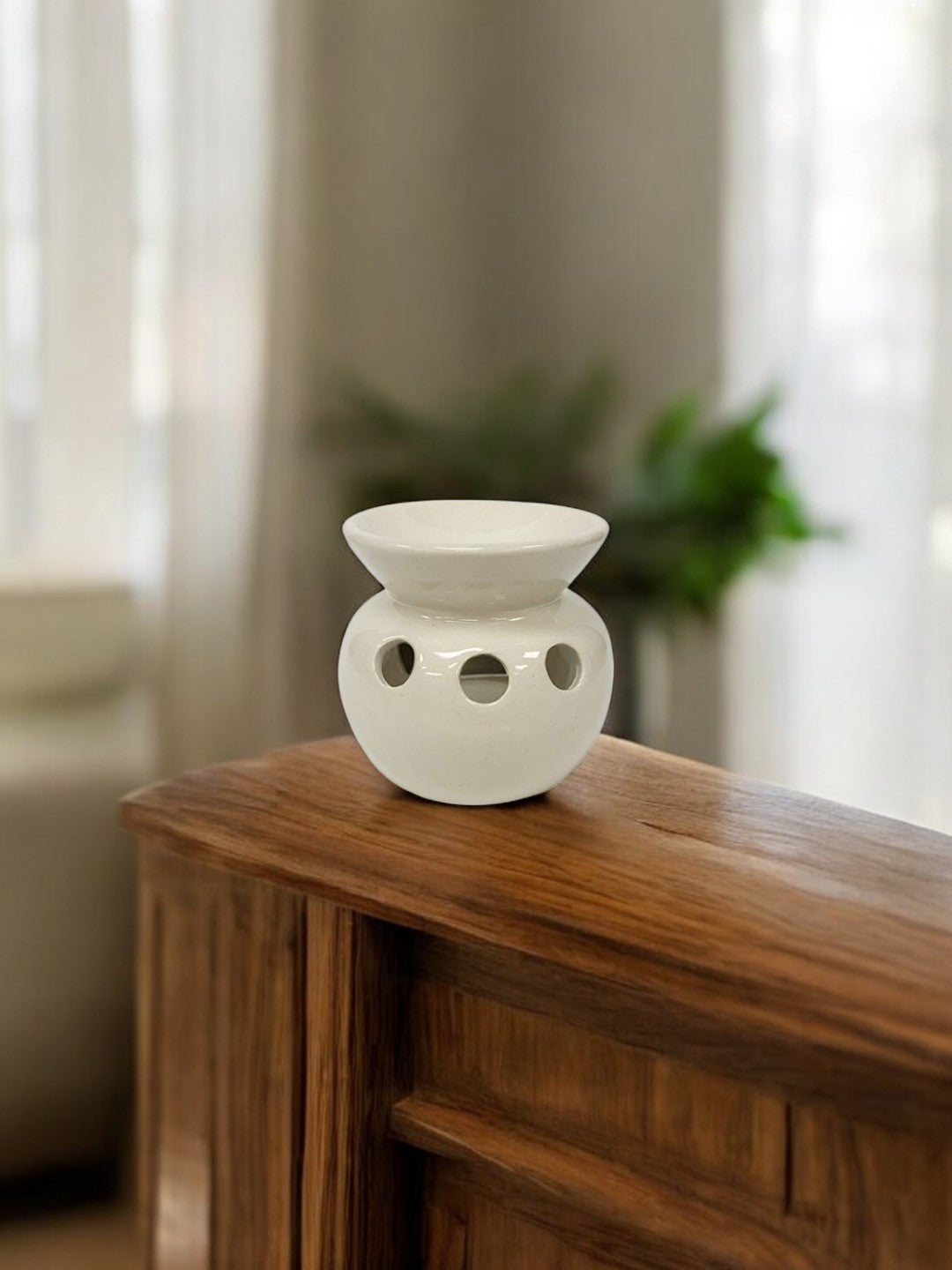 Oil Warmer with 3 x15ml Warming Oils Gift Set Great Value. Ideal Gift for Wedding Party Spa and Aromatherapy