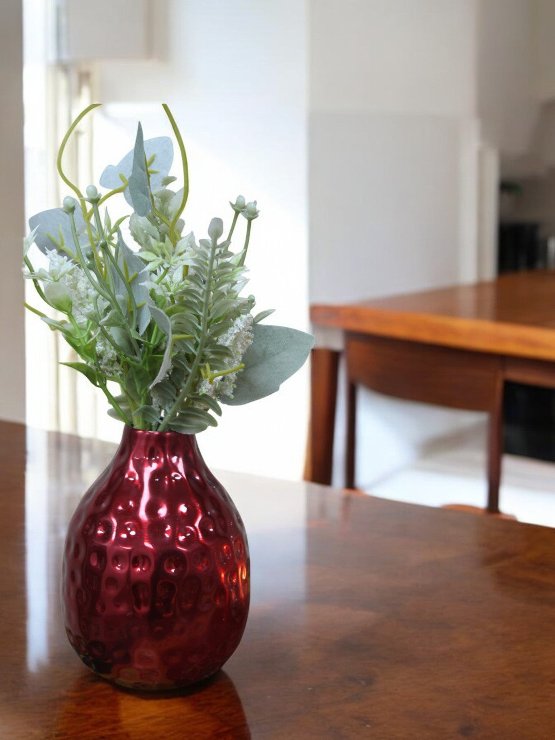 Set of 3 Metal Bud Vases 4.5 Inch High Red Finish Contemporary Floral D??cor for Stylish Living Spaces Blooms in Harmony