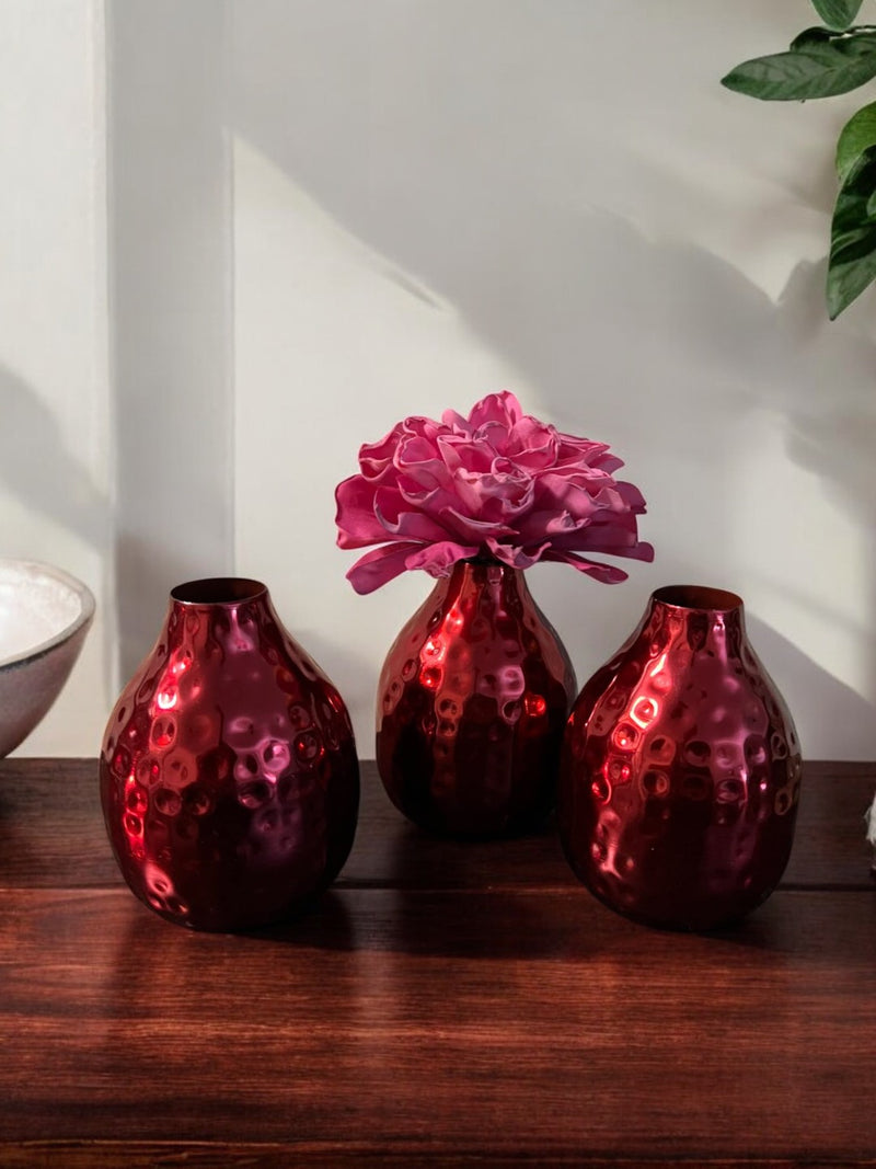 Set of 3 Metal Bud Vases 4.5 Inch High Red Finish Contemporary Floral D??cor for Stylish Living Spaces Blooms in Harmony